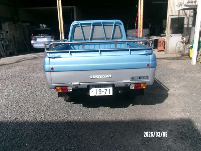 Toyota Hilux 8