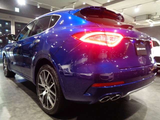 Maserati Levante 12