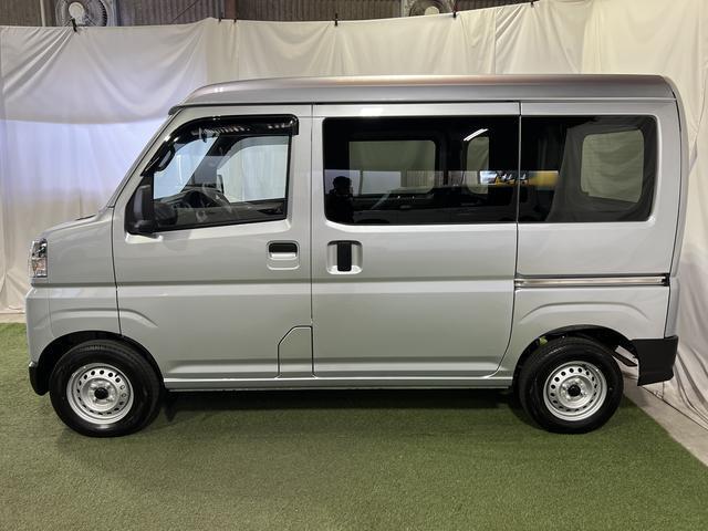 Daihatsu Hijet Cargo 4