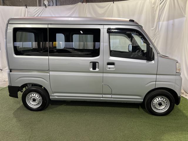 Daihatsu Hijet Cargo 5