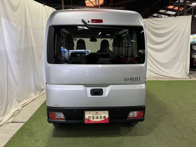 Daihatsu Hijet Cargo 6