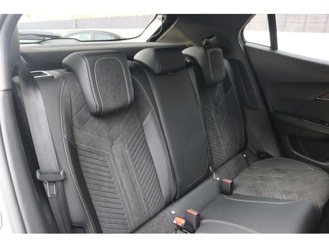 Peugeot SUV 2008 12