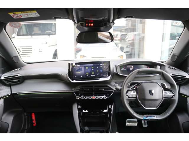 Peugeot SUV 2008 4
