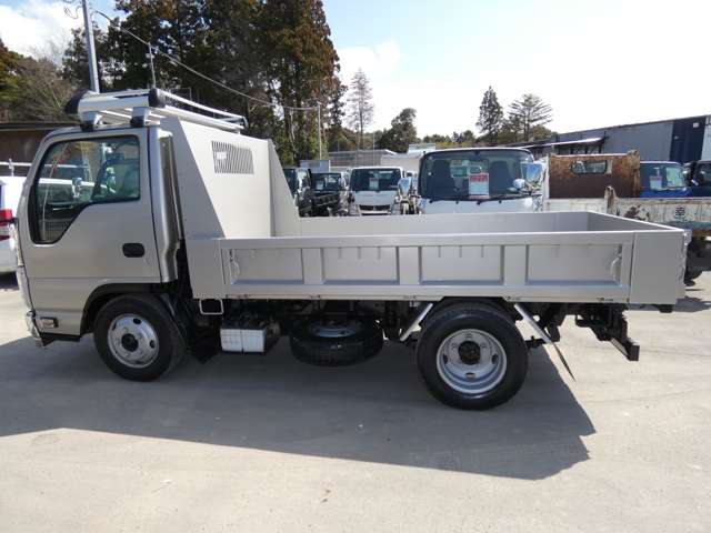 Isuzu Elf 6