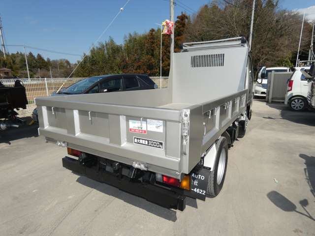 Isuzu Elf 9