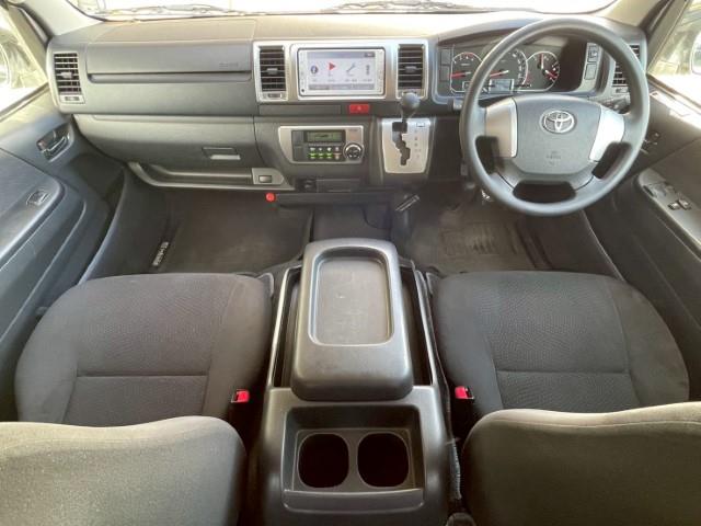 Toyota Regius Ace 4