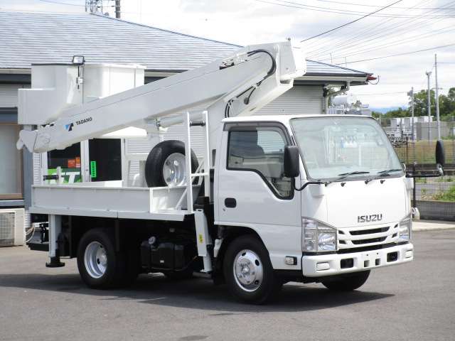 Isuzu Elf 2