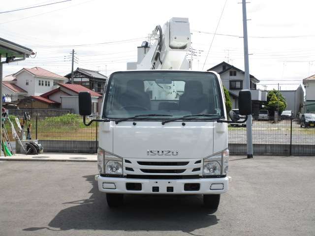 Isuzu Elf 7