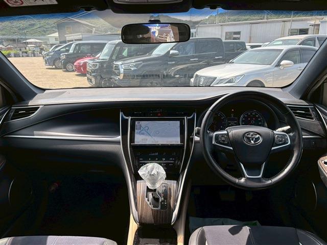 Toyota Harrier 2