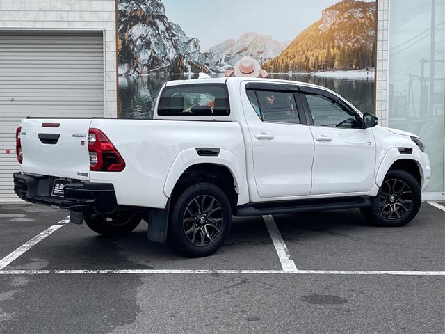 Toyota Hilux 4