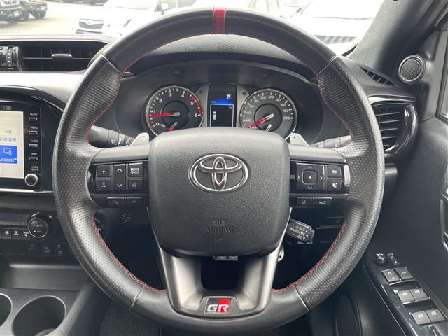 Toyota Hilux 6