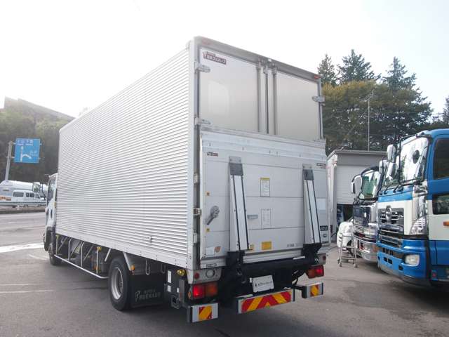 Isuzu Forward 8