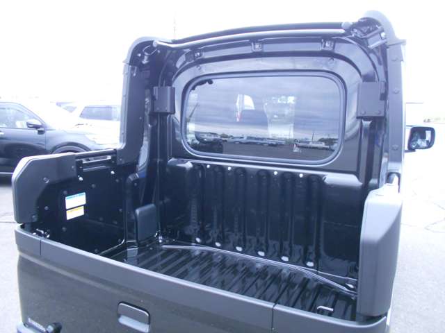 Daihatsu Hijet Deck Van 12