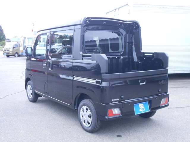 Daihatsu Hijet Deck Van 6