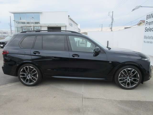 BMW X7 11