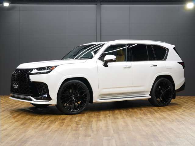 Lexus LX 11