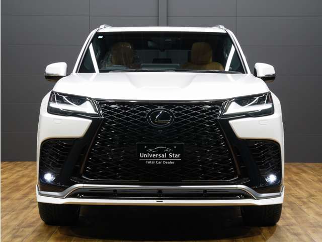 Lexus LX 8