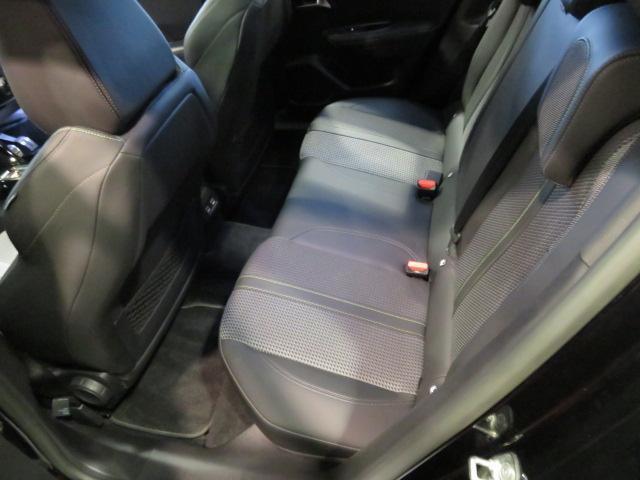 Peugeot SUV 2008 12