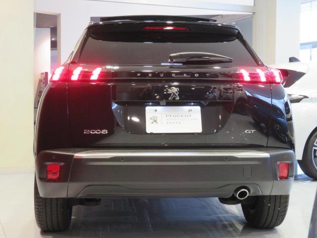 Peugeot SUV 2008 4
