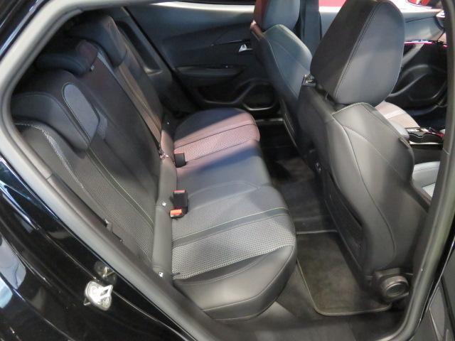 Peugeot SUV 2008 10