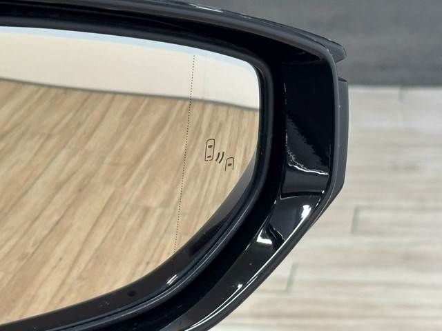 Lexus UX 9