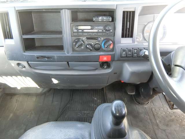 Isuzu Elf 12