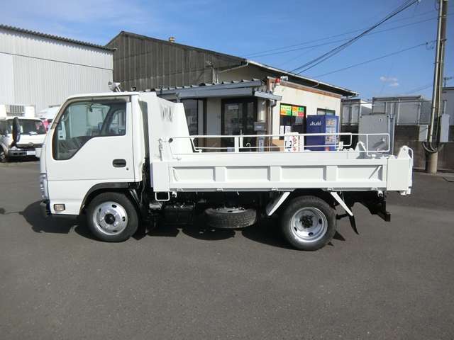 Isuzu Elf 3