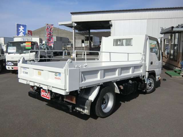 Isuzu Elf 8