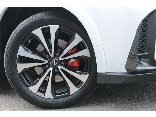 Lexus UX 12