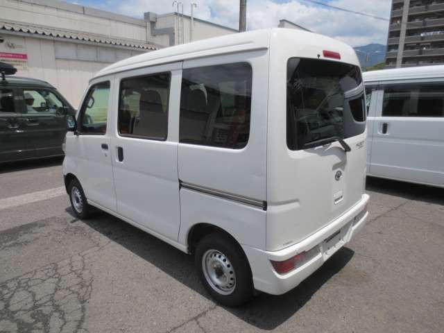 Daihatsu Hijet Cargo 10