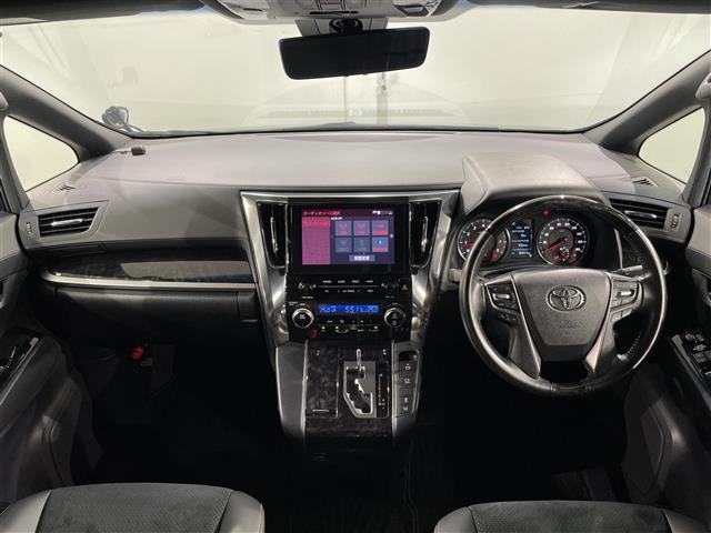 Toyota Vellfire 3