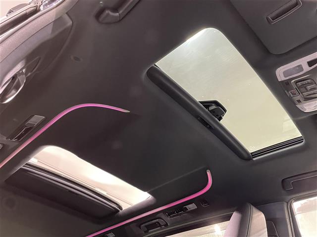 Toyota Vellfire 4