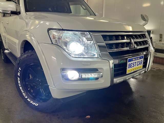 Mitsubishi Pajero 9