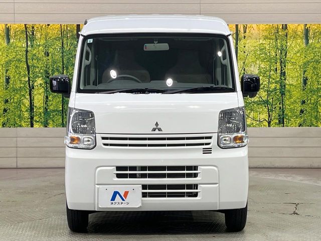 Mitsubishi Minicab Van 12