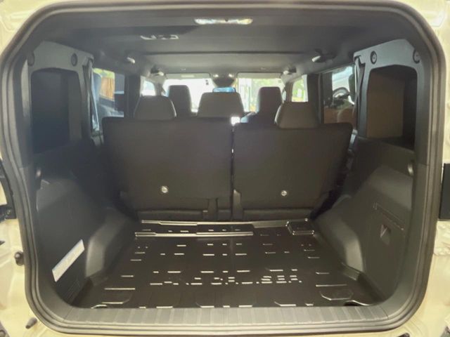 Toyota Land Cruiser FJ 10