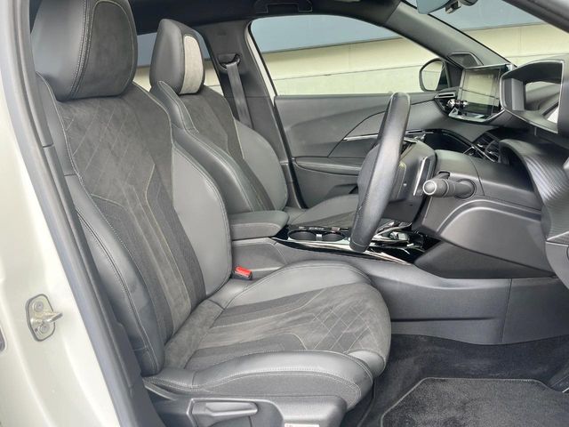Peugeot SUV 2008 12
