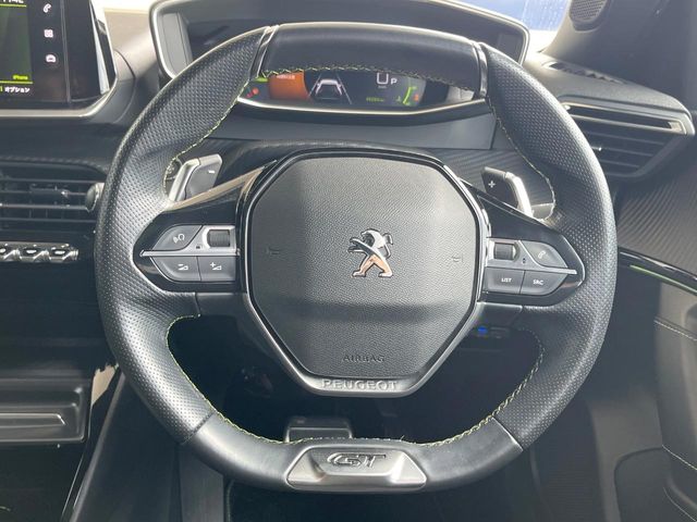 Peugeot SUV 2008 10