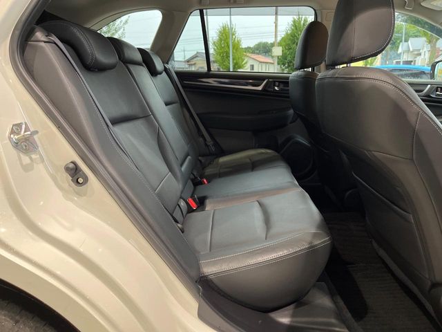 Subaru Legacy Outback 10