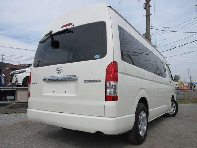 Toyota Hiace 5