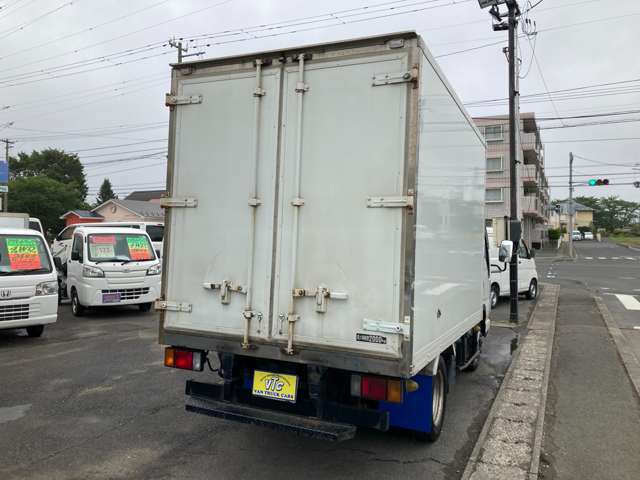 Isuzu Elf 12