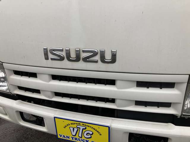 Isuzu Elf 6