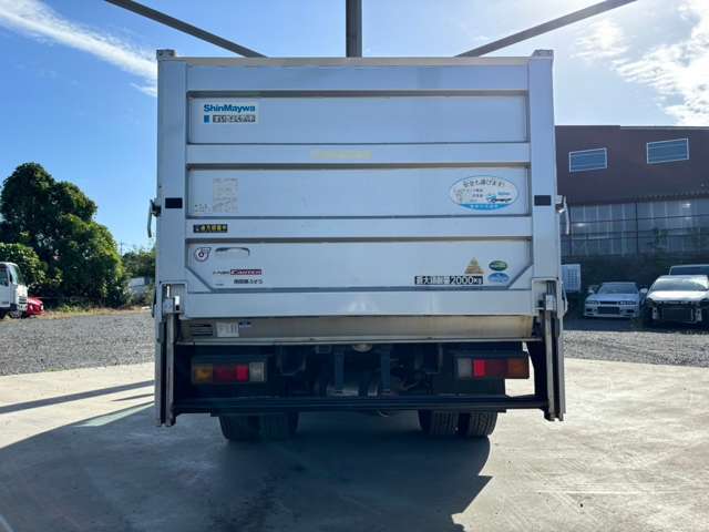 Mitsubishi Fuso Canter 7