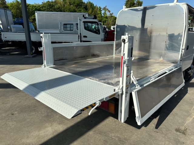 Isuzu Elf 12