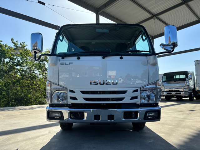 Isuzu Elf 2
