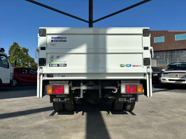 Isuzu Elf 6