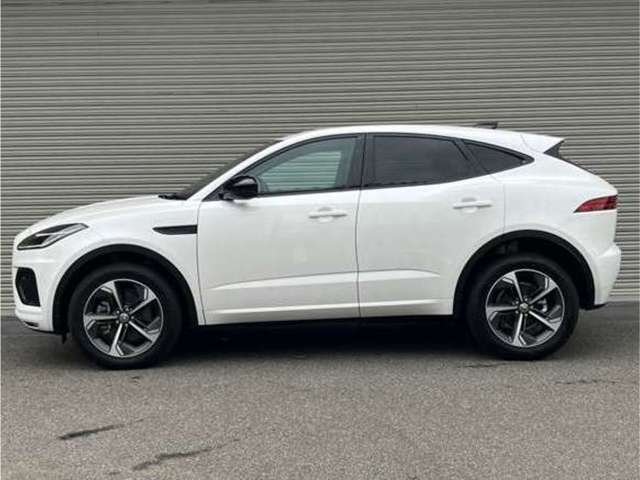 Jaguar E-Pace 12