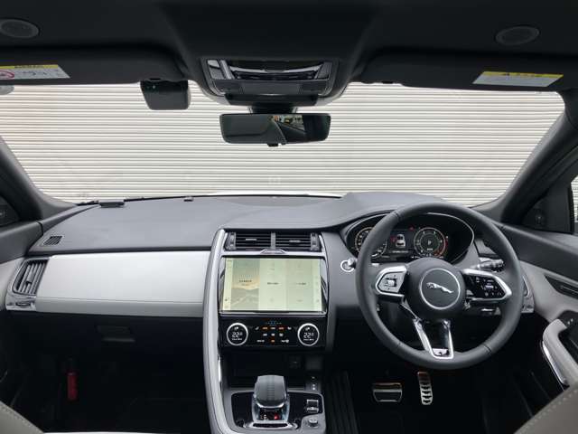 Jaguar E-Pace 6