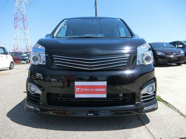 Toyota Voxy 2