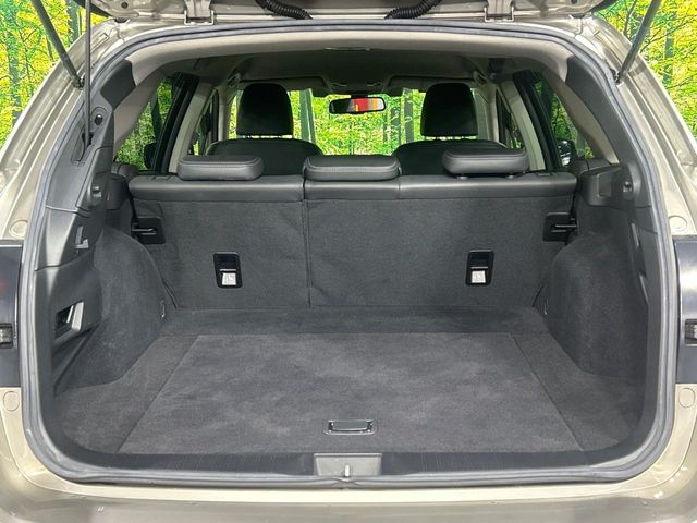 Subaru Legacy Outback 12