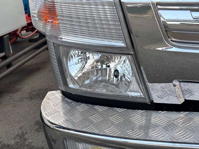Mitsubishi Fuso Canter 7